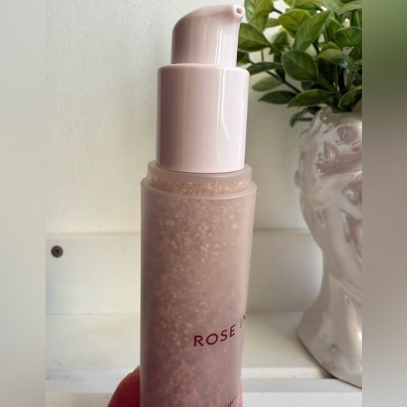 Rose Inc: 30 Skin Enhance Tinted Serum - Picture 8 of 10